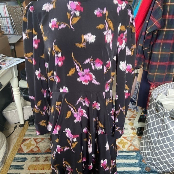Who What Wear size‎ large black floral layered dress , buttons on neck shoulder - Picture 3 of 12